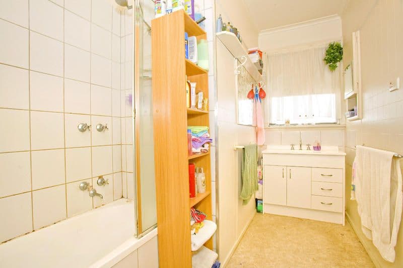16 Winstanley Road, EAST GEELONG VIC 3219, East Geelong - Thumbnail 4