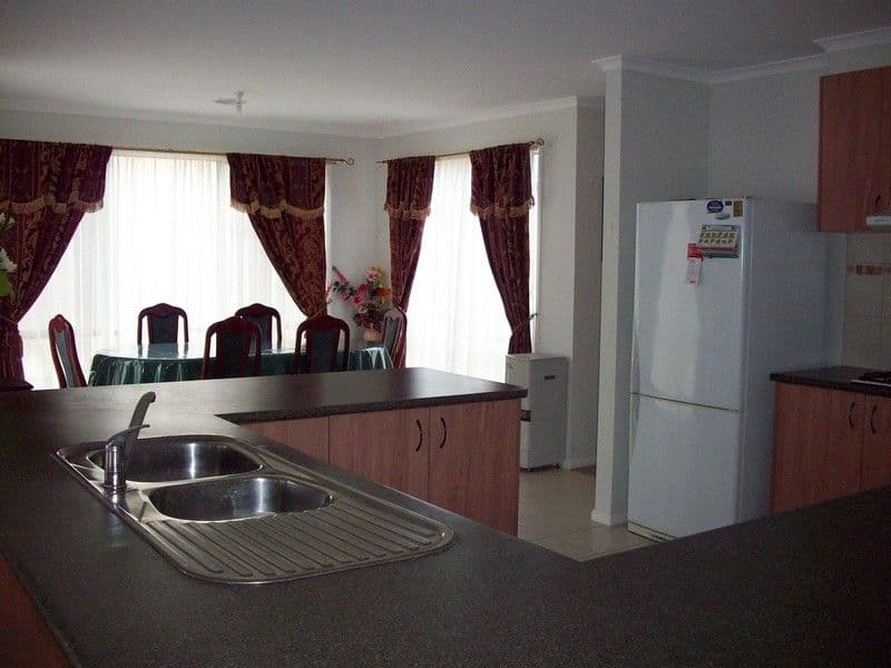 3 Paul Harris Drive, MELTON VIC 3337, Melton - Thumbnail 2