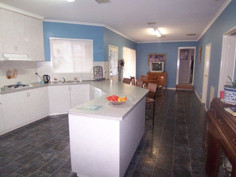 10 Maxwell Drive, GOLDEN SQUARE VIC 3555, Golden Square - Thumbnail 8