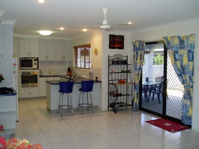 7 Shellcove Court, BLACKS BEACH QLD 4740, Blacks Beach - Thumbnail 2