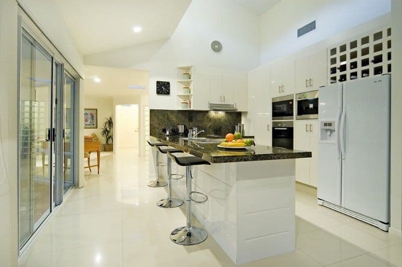 8 White City Drive, OXENFORD QLD 4210, Oxenford - Thumbnail 2