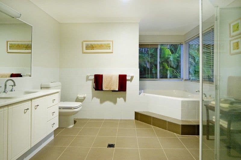 8 White City Drive, OXENFORD QLD 4210, Oxenford - Thumbnail 6