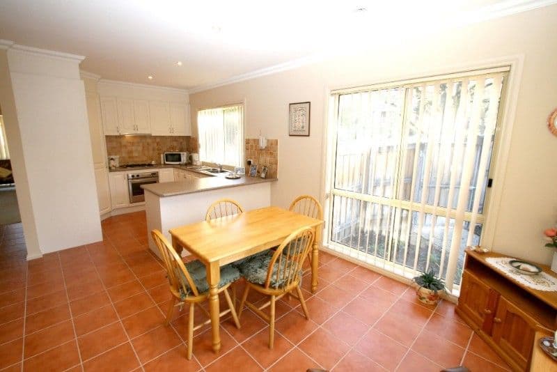 110 St Helena Road, GREENSBOROUGH VIC 3088, Greensborough - Thumbnail 4