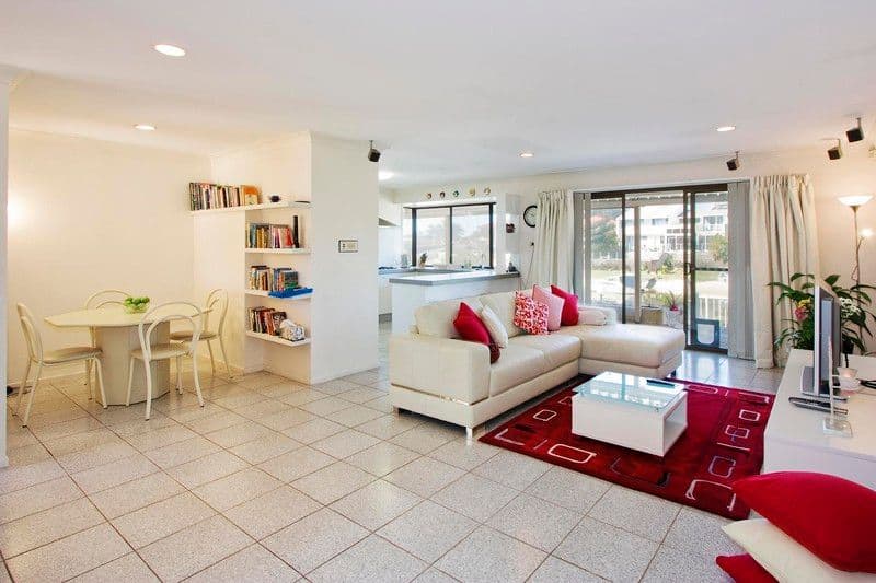 24 Compass Court, MERMAID WATERS QLD 4218, Mermaid Waters - Thumbnail 4