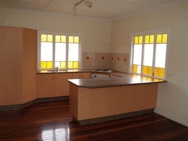 110 Cochrane Street, GATTON QLD 4343, Gatton - Thumbnail 2