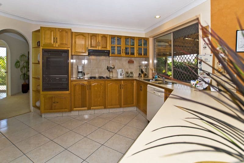 9 Elsemore Court, CARRARA QLD 4211, Carrara - Thumbnail 6