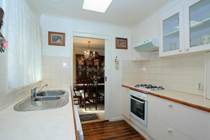 3 Loxton Avenue, WANTIRNA SOUTH VIC 3152, Wantirna South - Thumbnail 4
