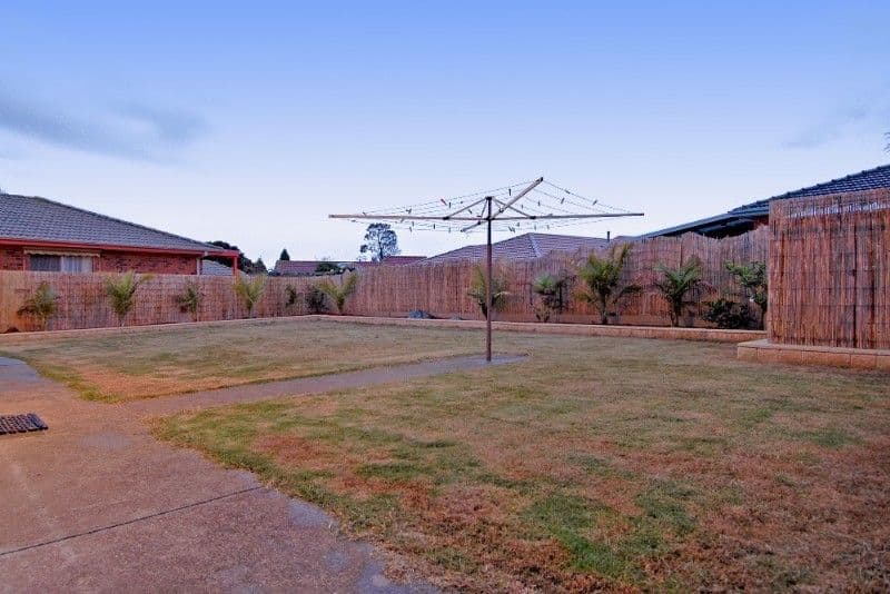 7 Ratcliffe Close, MILL PARK VIC 3082, Mill Park - Thumbnail 6