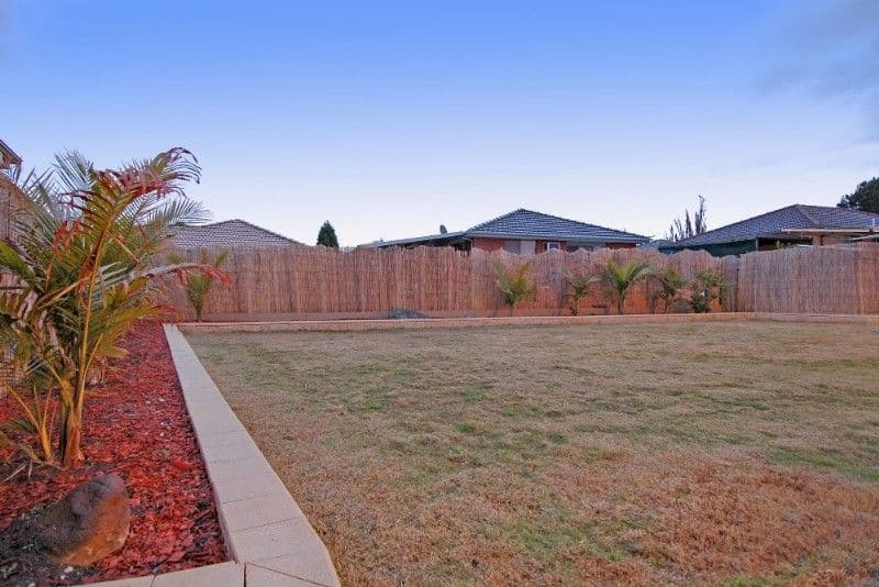 7 Ratcliffe Close, MILL PARK VIC 3082, Mill Park - Thumbnail 7