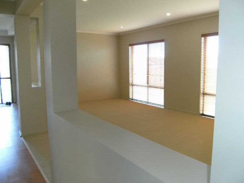 10 Penneshaw Crescent, ORMEAU QLD 4208, Ormeau - Thumbnail 4