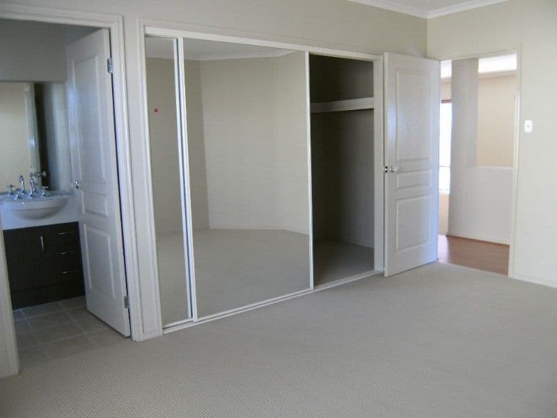 10 Penneshaw Crescent, ORMEAU QLD 4208, Ormeau - Thumbnail 5