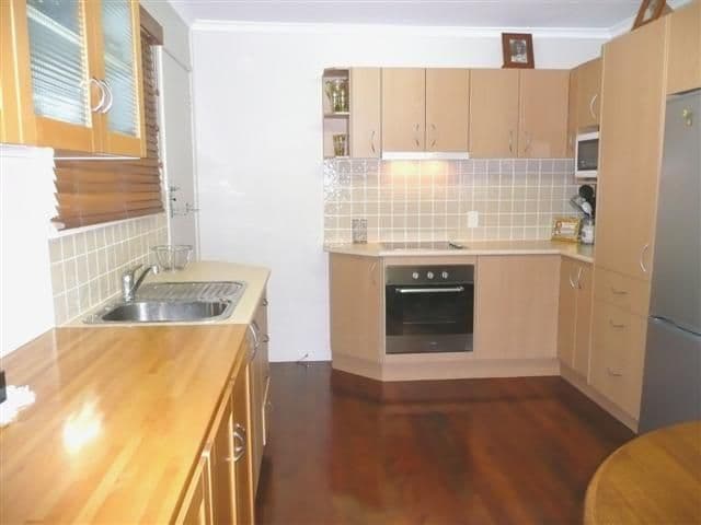 8 Joachim Street, HOLLAND PARK WEST QLD 4121, Holland Park West - Thumbnail 3
