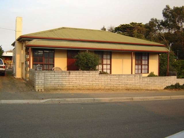 17 Station Road, ST LEONARDS TAS 7250, St Leonards - Thumbnail 2