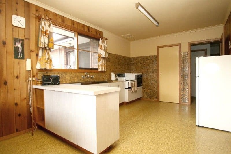 77 Graham Road, VIEWBANK VIC 3084, Viewbank - Thumbnail 2
