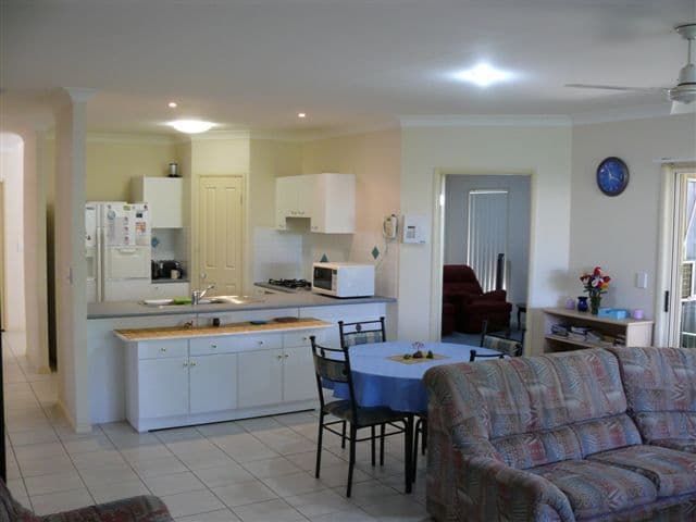 11 Davies Street, PACIFIC PINES QLD 4211, Pacific Pines - Thumbnail 6