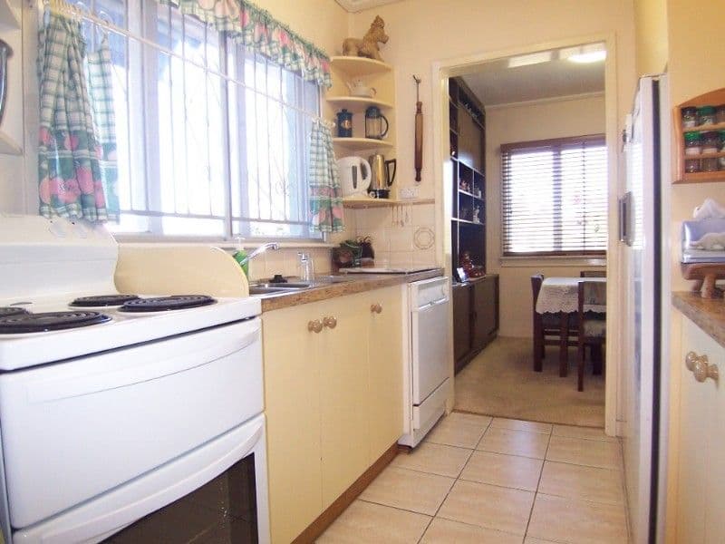 74 Somerfield Street, UPPER MOUNT GRAVATT QLD 4122, Upper Mount Gravatt - Thumbnail 4