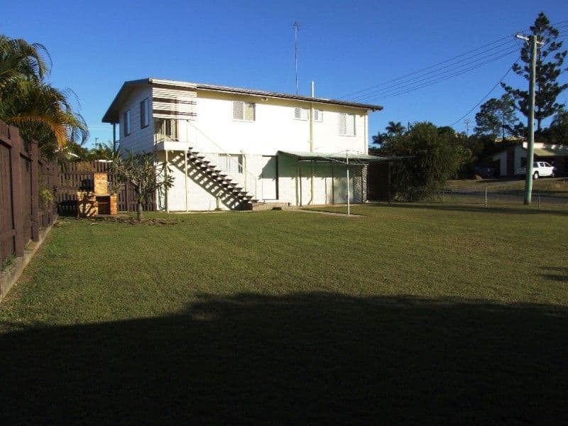 18 Capricorn Crescent, NORMAN GARDENS QLD 4701, Norman Gardens - Thumbnail 2