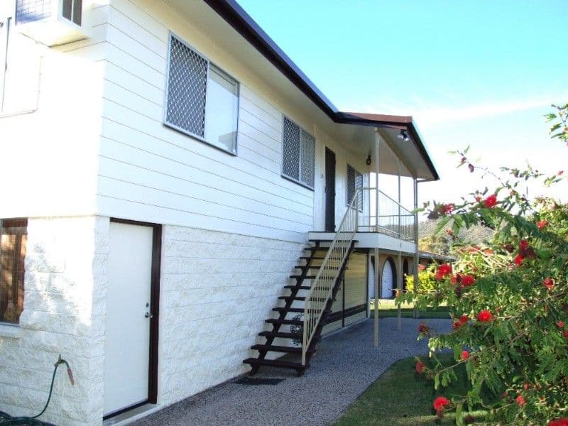 18 Capricorn Crescent, NORMAN GARDENS QLD 4701, Norman Gardens - Thumbnail 3