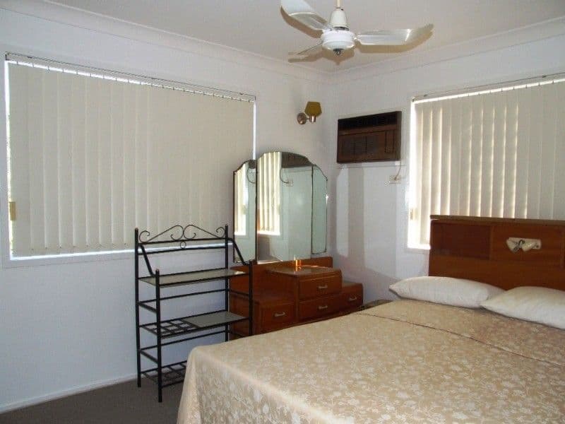 18 Capricorn Crescent, NORMAN GARDENS QLD 4701, Norman Gardens - Thumbnail 7