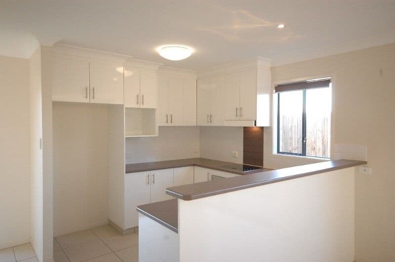 8 Gatfield Street, NEWTOWN QLD 4350, Newtown - Thumbnail 2