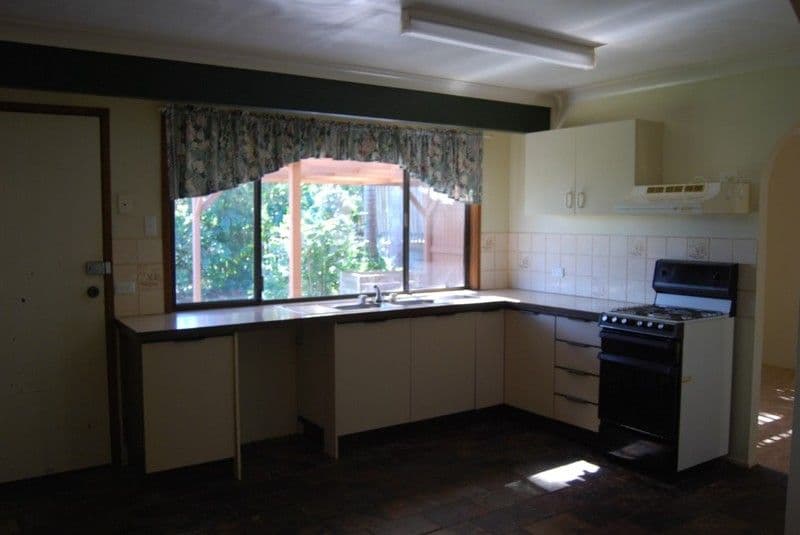 7 Lugano Street, RIVERHILLS QLD 4074, Riverhills - Thumbnail 5