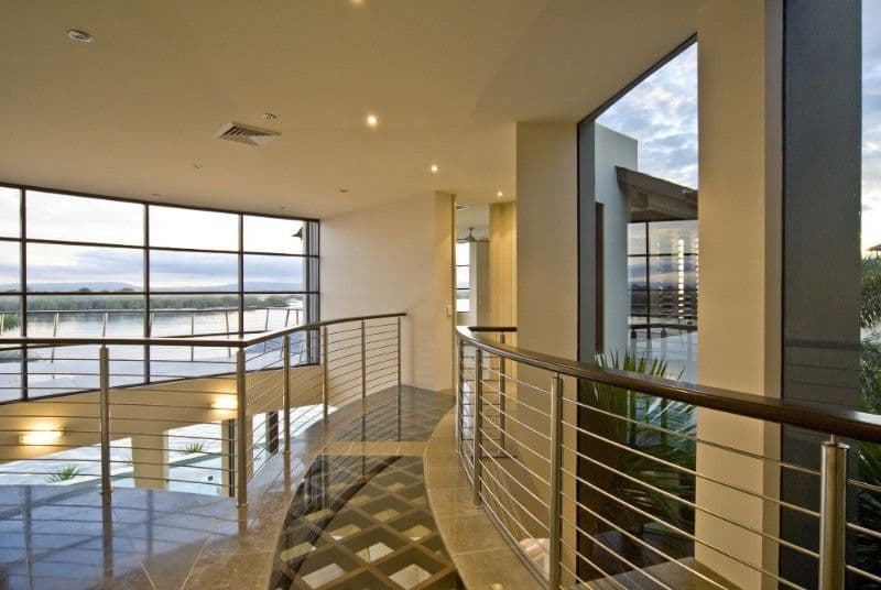 34 Hampton Court, PARADISE POINT QLD 4216, Paradise Point - Thumbnail 5