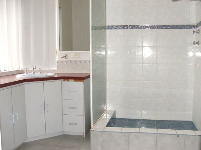15 Hybanthus Road, RIVERTON WA 6148, Riverton - Thumbnail 3