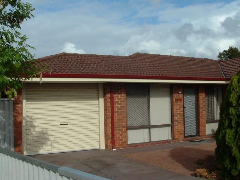 121 Lyrebird Way, THORNLIE WA 6108, Thornlie - Thumbnail 2