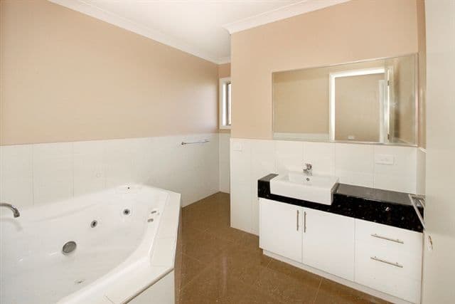 112 Royal Terrace, CRAIGIEBURN VIC 3064, Craigieburn - Thumbnail 3