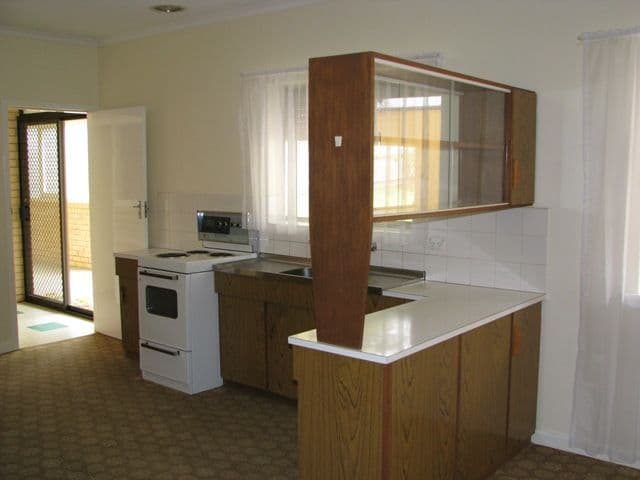 8 Derrick Street, BERRI SA 5343, Berri - Thumbnail 2