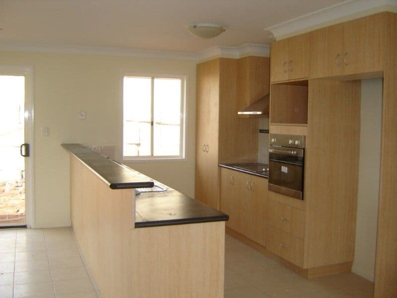 14 Willowburn Drive, ROCKVILLE QLD 4350, Rockville - Thumbnail 2