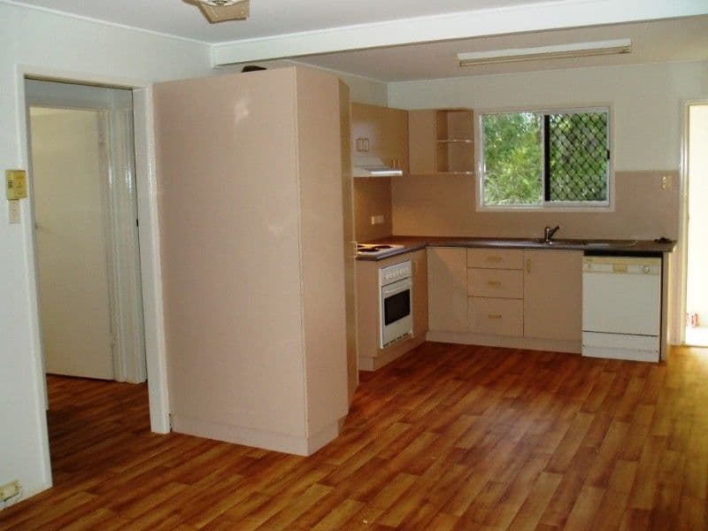 7 Warrener Street, ANDERGROVE QLD 4740, Andergrove - Thumbnail 2