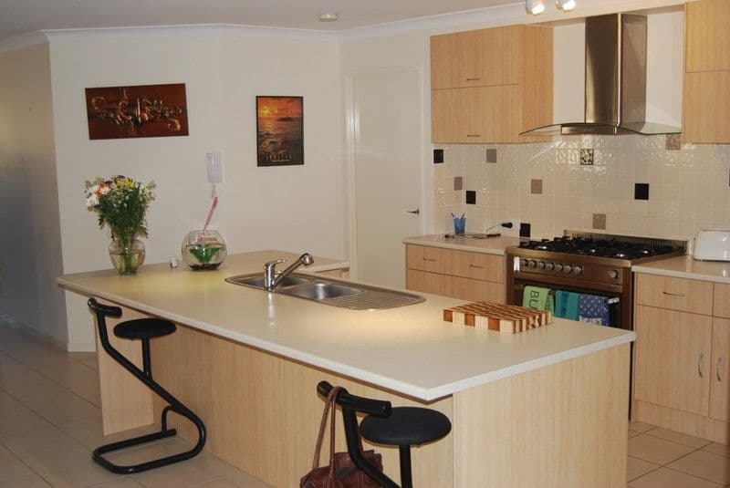 6 Abbotsford Place, FOREST LAKE QLD 4078, Forest Lake - Thumbnail 2