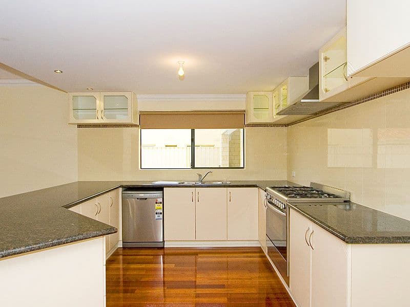 110 Golf Links Drive, CARRAMAR WA 6031, Carramar - Thumbnail 3