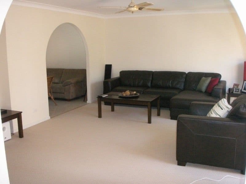 14 Midvale Place, HELENSVALE QLD 4212, Helensvale - Thumbnail 2