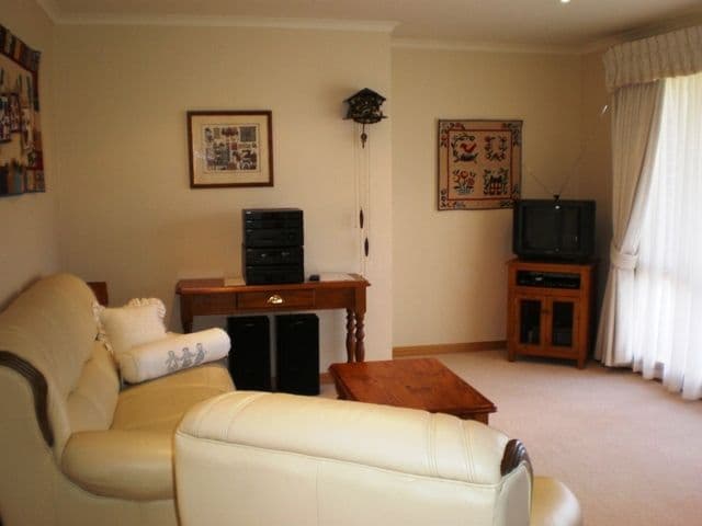 8 La Bella Court, WARRNAMBOOL VIC 3280, Warrnambool - Thumbnail 2