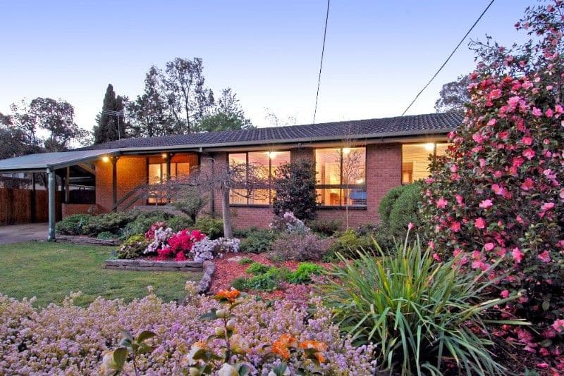 8 Bawden Close, WATSONIA NORTH VIC 3087, Watsonia North - Thumbnail 2