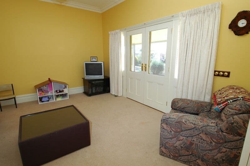6 Fawkner Court, ECHUCA VIC 3564, Echuca - Thumbnail 5