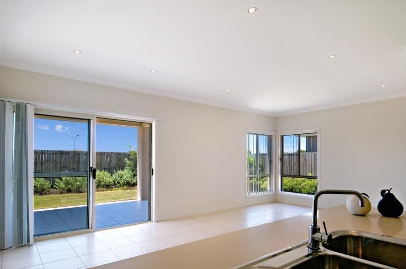 8 Pebbly Creek Crescent, LITTLE MOUNTAIN QLD 4551, Little Mountain - Thumbnail 3
