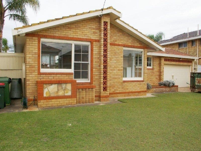 15 Hawkesbury Esplanade, SYLVANIA WATERS NSW 2224, Sylvania Waters - Thumbnail 2