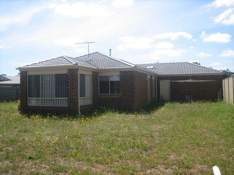 11 Wattlebird Court, NARRE WARREN VIC 3805, Narre Warren - Thumbnail 2