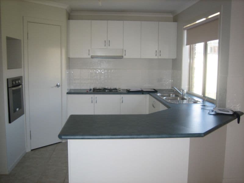 11 Wattlebird Court, NARRE WARREN VIC 3805, Narre Warren - Thumbnail 4
