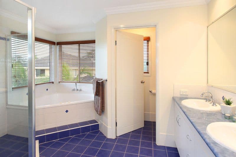 28 Banksia Place, BRIDGEMAN DOWNS QLD 4035, Bridgeman Downs - Thumbnail 4