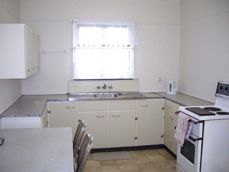62 Lindwall Street, UPPER MOUNT GRAVATT QLD 4122, Upper Mount Gravatt - Thumbnail 3