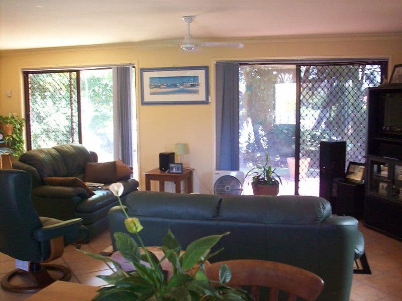 62 Jabiru Avenue, BURLEIGH WATERS QLD 4220, Burleigh Waters - Thumbnail 3