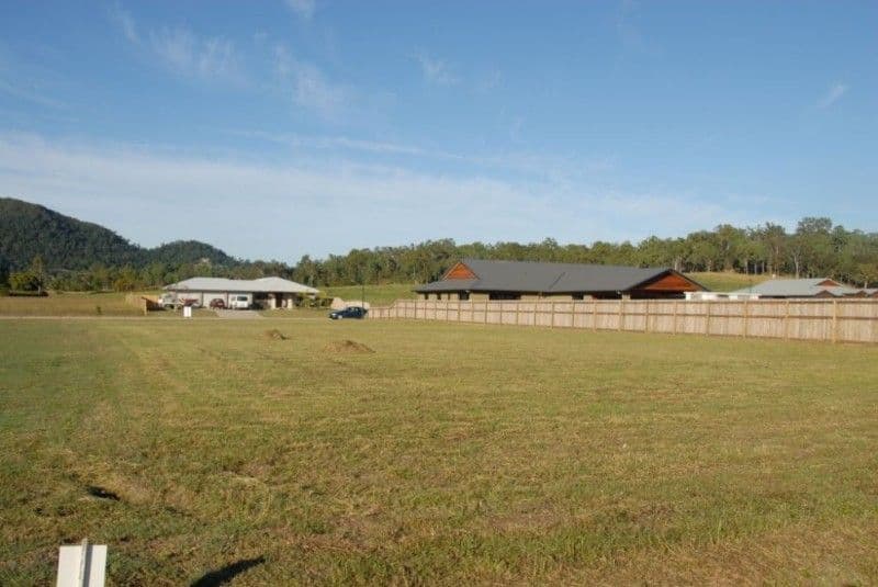 9 Henderson Street, CANNONVALE QLD 4802, Cannonvale - Thumbnail 3
