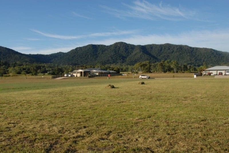 9 Henderson Street, CANNONVALE QLD 4802, Cannonvale - Thumbnail 4