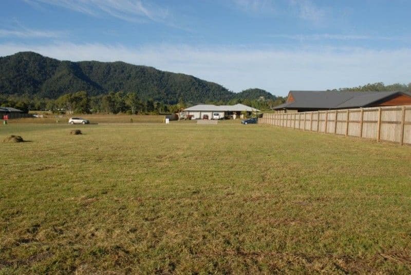 9 Henderson Street, CANNONVALE QLD 4802, Cannonvale - Thumbnail 7