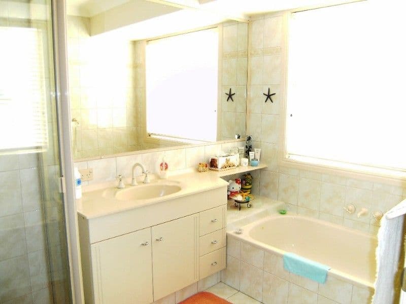 11 Peachtree Court, PARKWOOD QLD 4214, Parkwood - Thumbnail 4