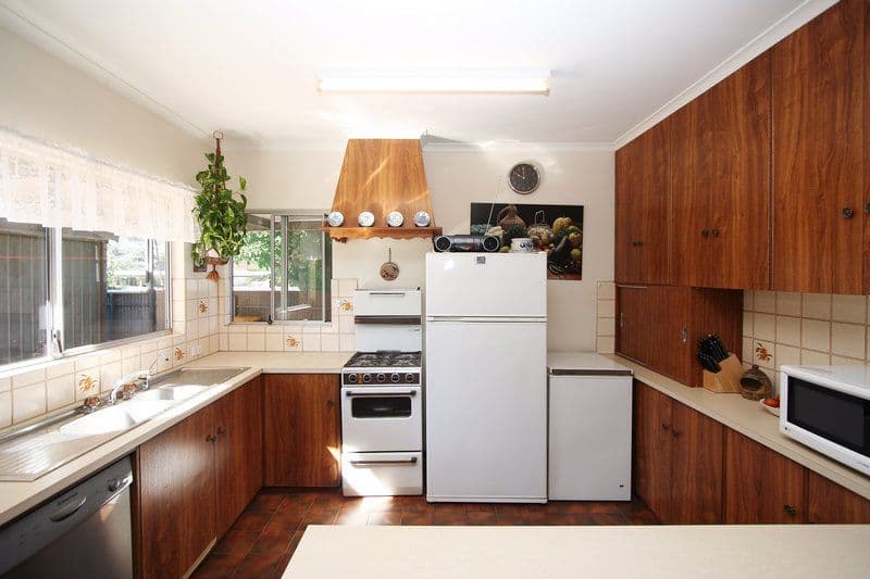 6 Moore Crescent, CAMPBELLTOWN SA 5074, Campbelltown - Thumbnail 2